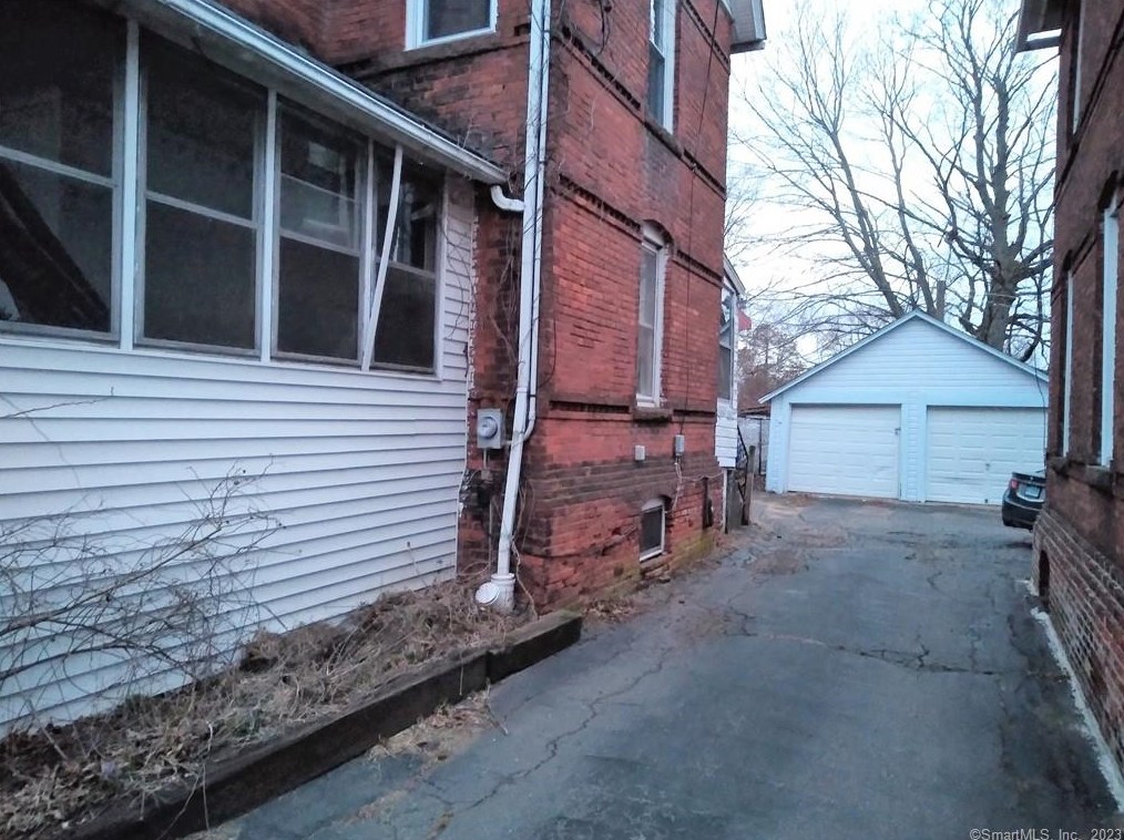 8 Longworth, Middletown, CT 06457