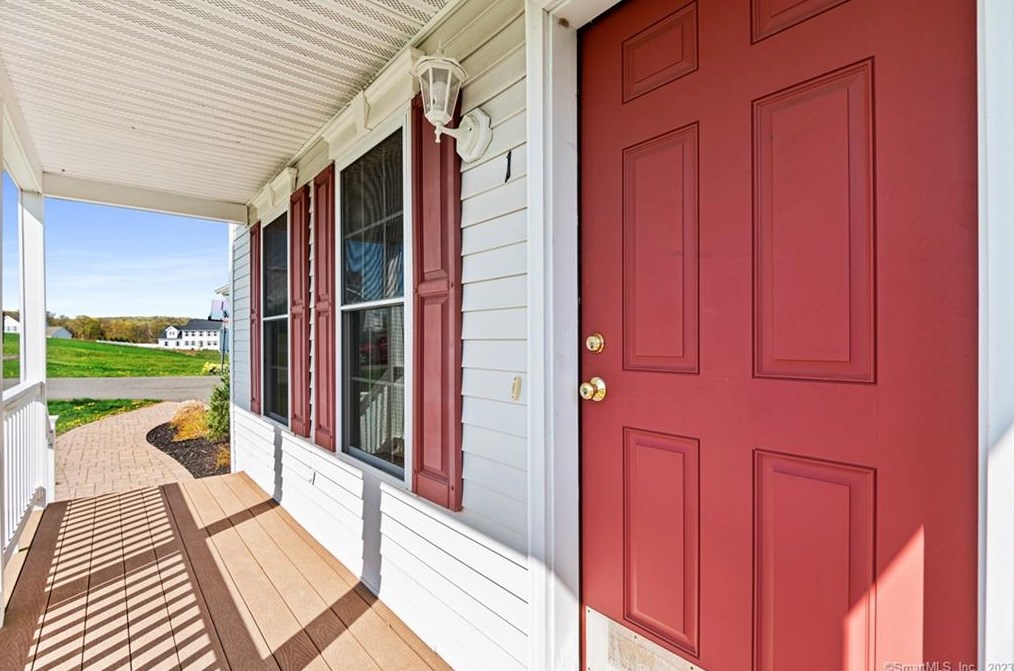 1 Northview Dr, Guilford, CT 06437