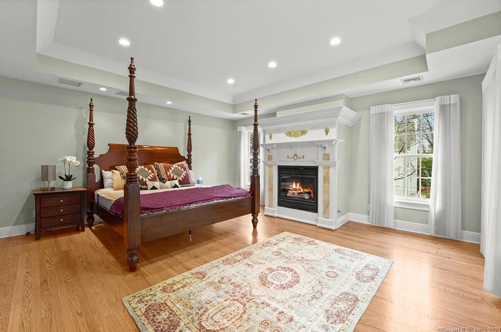 81 Compo Rd S Ln, Westport CT  06880 exterior