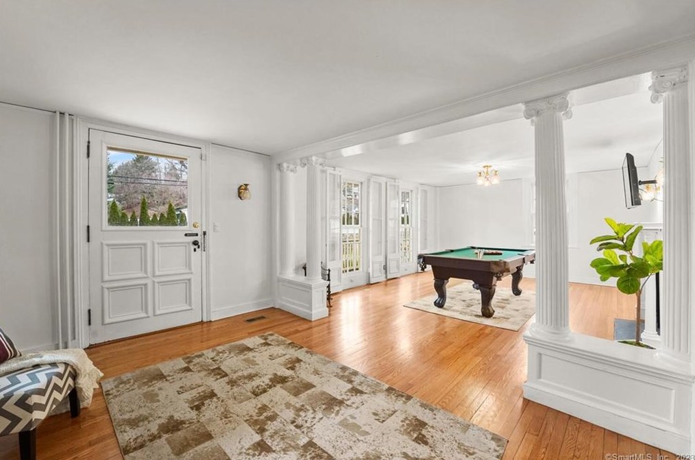 81 Compo Rd S Ln, Westport CT  06880 exterior