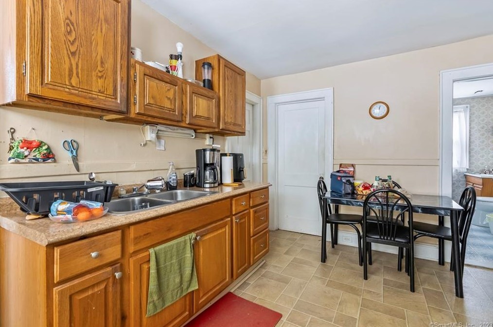 51 Bodwell St, Hartford CT 06114-2604 exterior