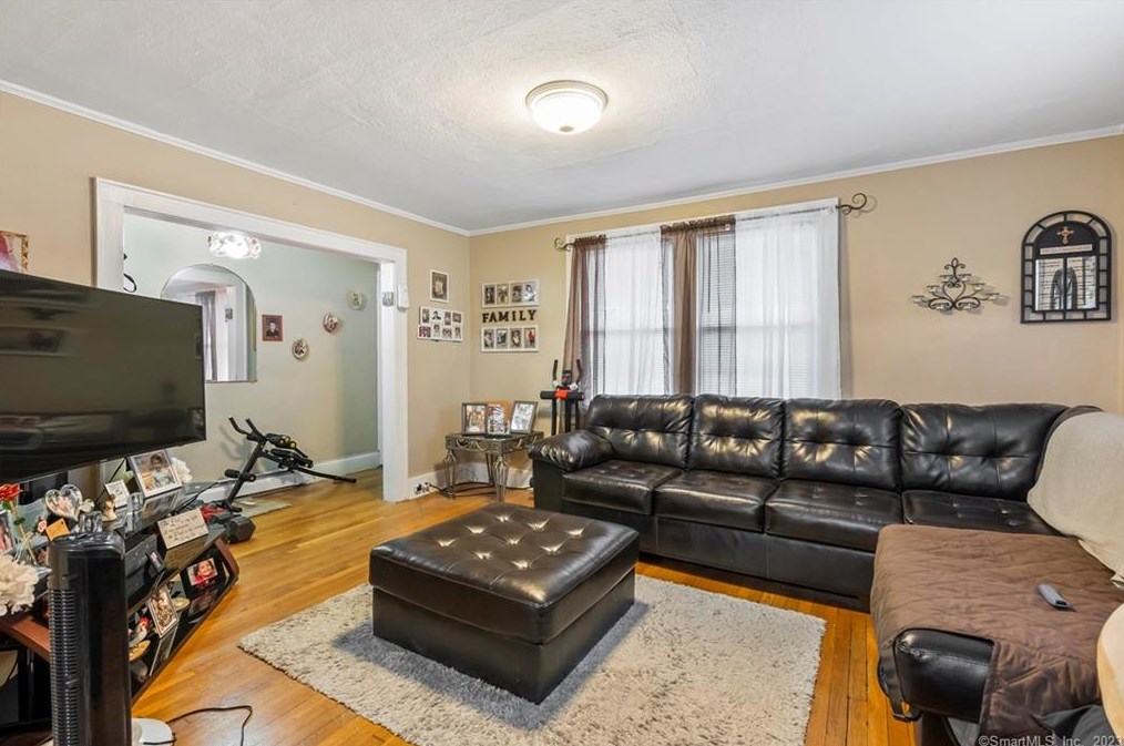 51 Bodwell St, Hartford CT 06114-2604 exterior