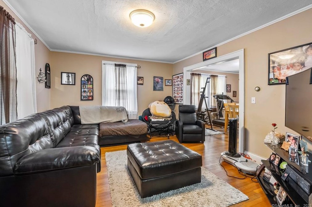 51 Bodwell St, Hartford CT 06114-2604 exterior