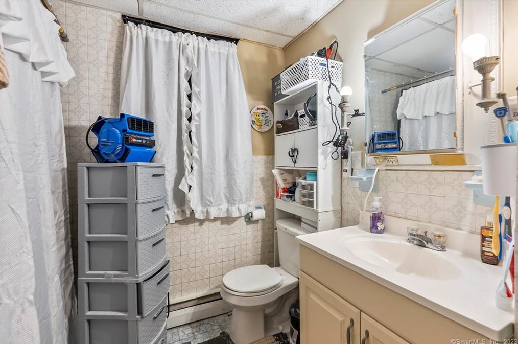 51 Bodwell St, Hartford CT 06114-2604 exterior