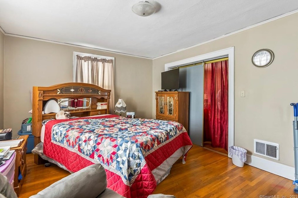 51 Bodwell St, Hartford CT 06114-2604 exterior