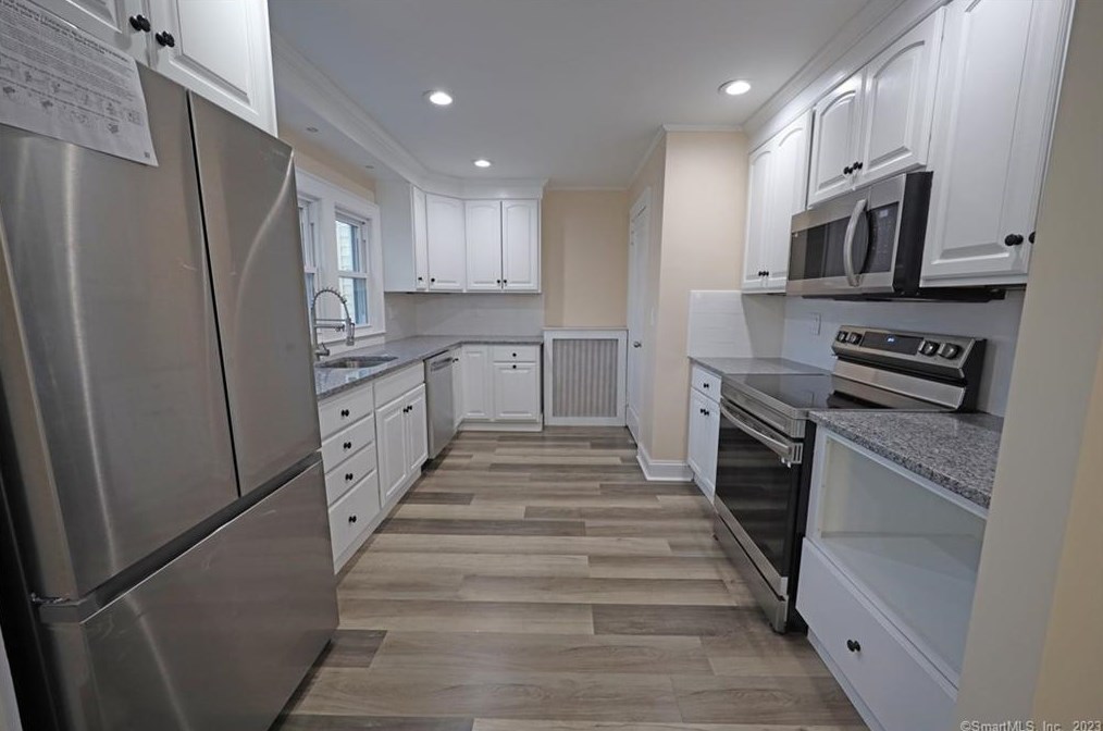 26 Hampton St, New Britain, CT 06053