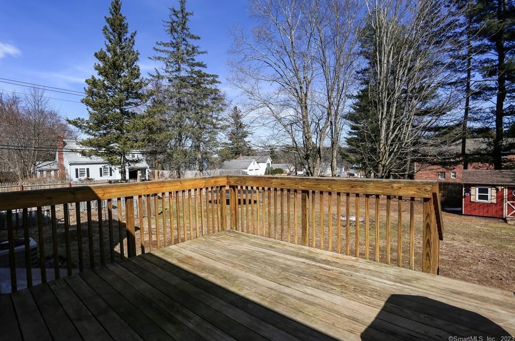 2 Hayes Rd, Simsbury CT  06081-9632 exterior
