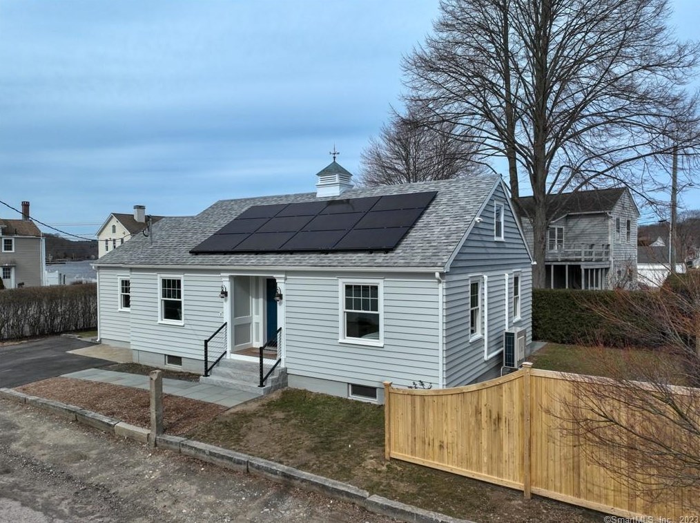 5 Forsyth St, Mystic, CT 06355