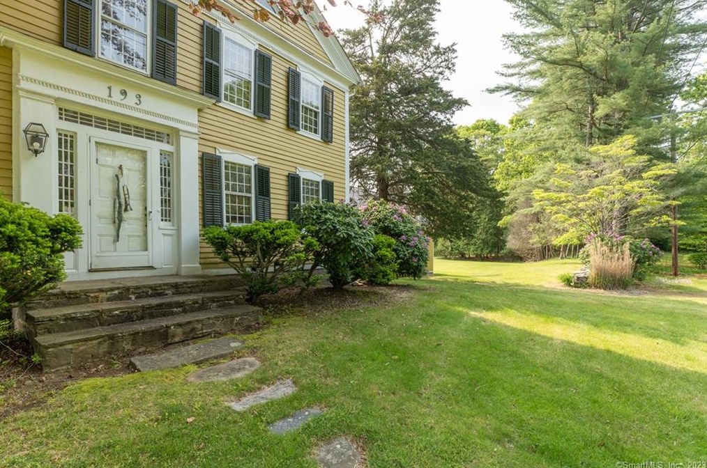 193 Horse Pond Rd, Madison CT  06443-2550 exterior