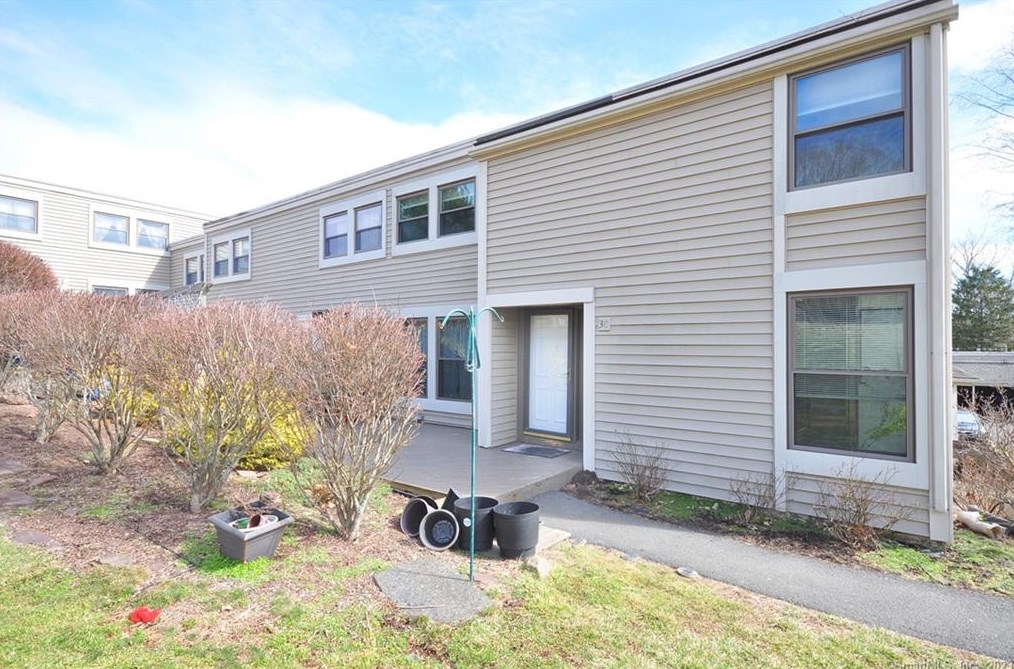 30 Beecher Ln #30, Rocky Hill, CT 06067
