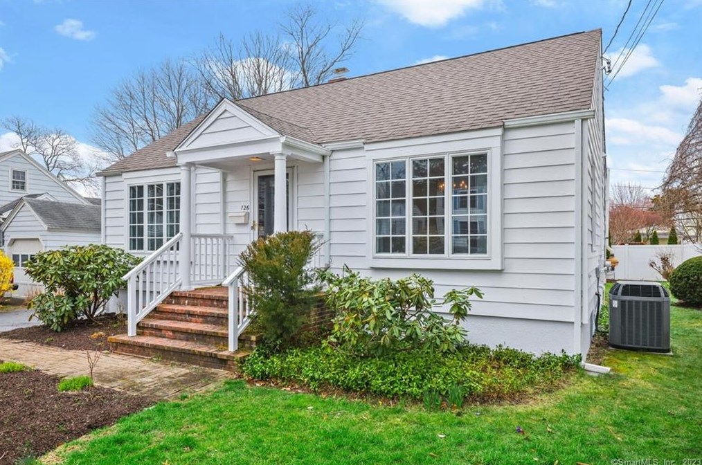 126 James St, Fairfield, CT 06824-6474