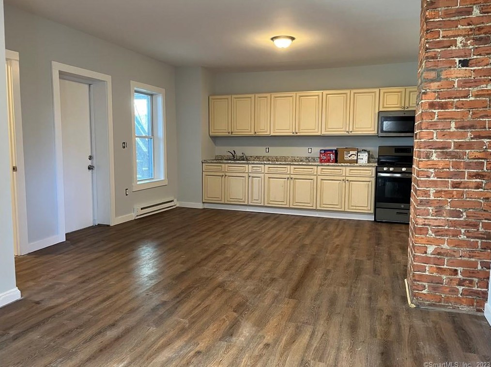 209 Howe Ave #bl, Huntington, CT 06484