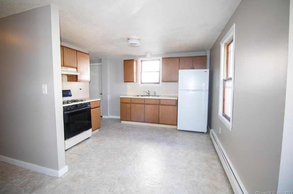 34 5th St, Norwich, CT 06360