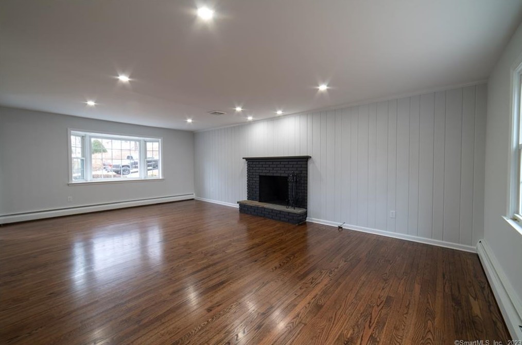 93 Lockwood Dr, Watertown CT  06795-2511 exterior