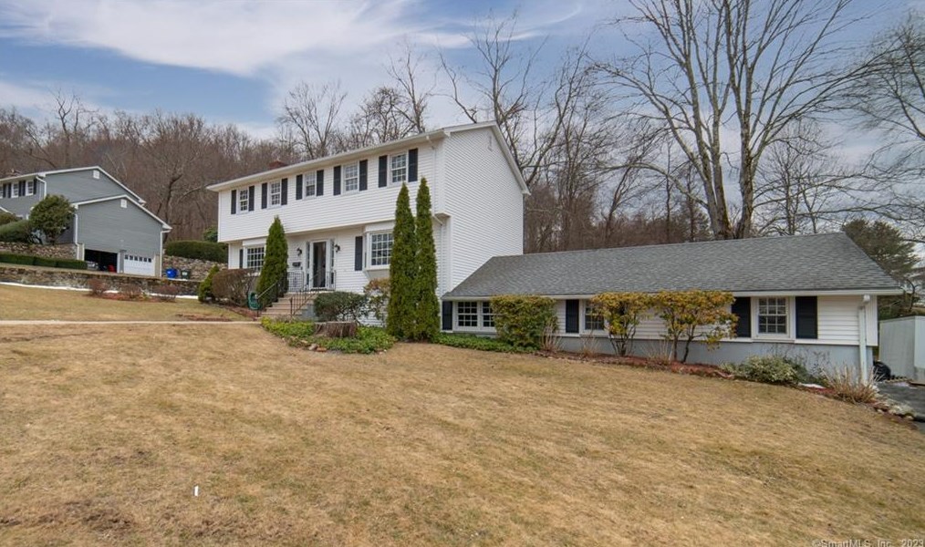 93 Lockwood Dr, Watertown, CT 06795