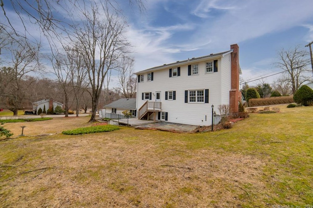 93 Lockwood Dr, Watertown CT  06795-2511 exterior