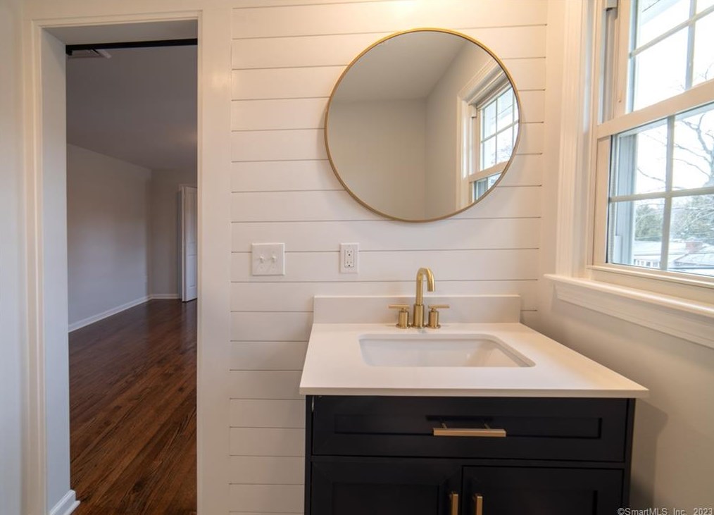 93 Lockwood Dr, Watertown CT  06795-2511 exterior