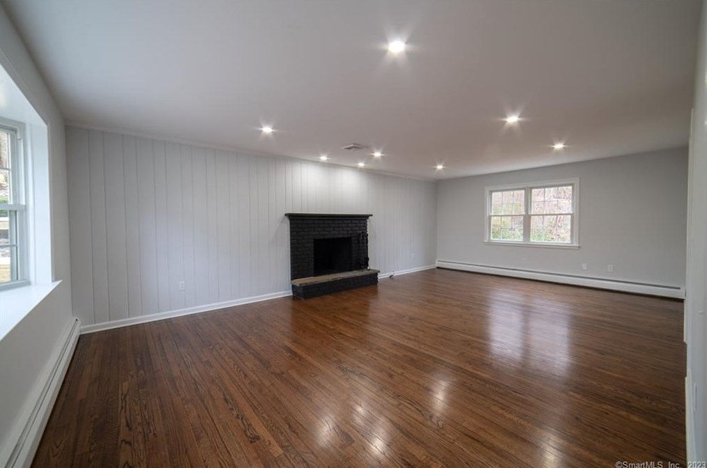 93 Lockwood Dr, Watertown CT  06795-2511 exterior