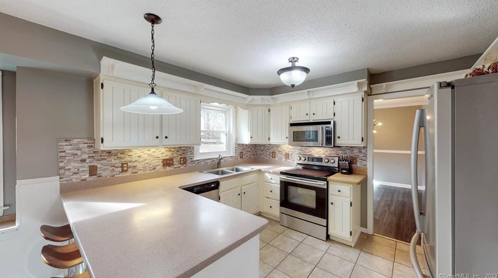 62 Reservoir Rd, Northville CT  06776-3059 exterior