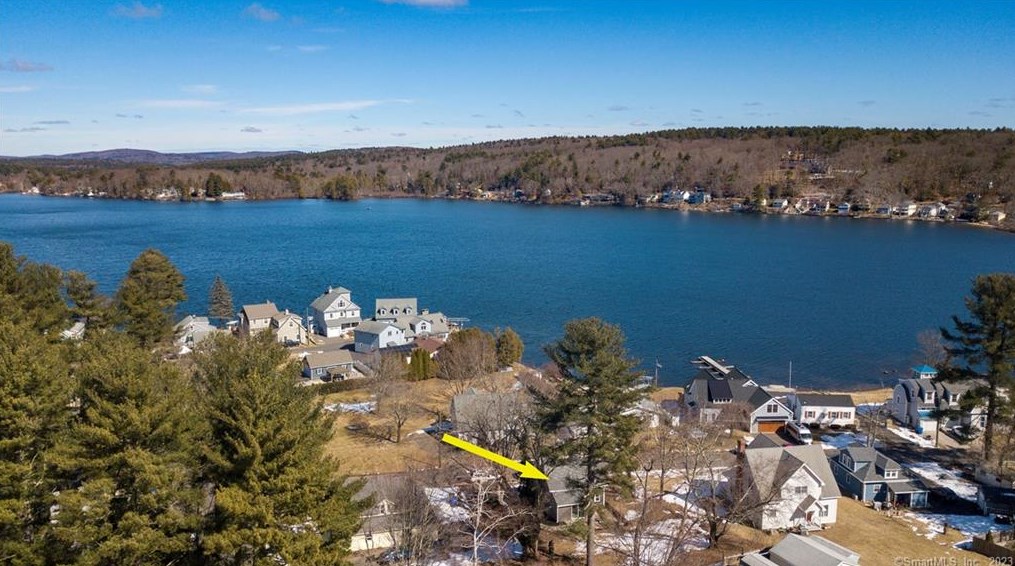 14 Crystal St, Ellington, CT 06029