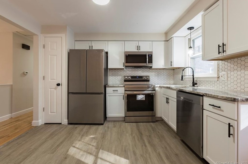 155 Love Ln, Manchester, CT 06040