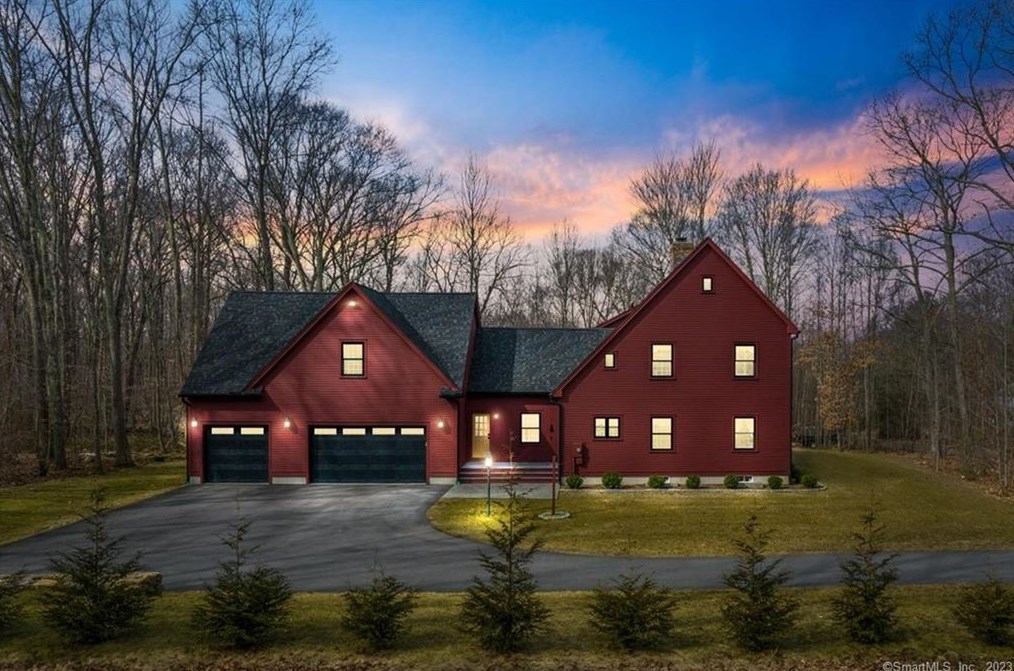 8 Colonial Dr, Deep River, CT 06419