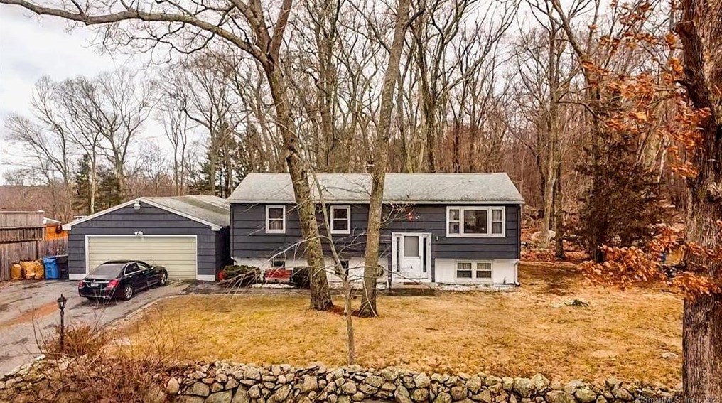 850 Long Cove Rd, Gales Ferry, CT 06335
