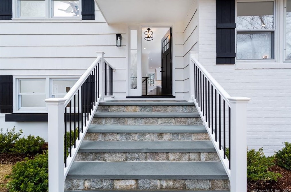 99 Wardwell Dr, New Canaan, CT 06840
