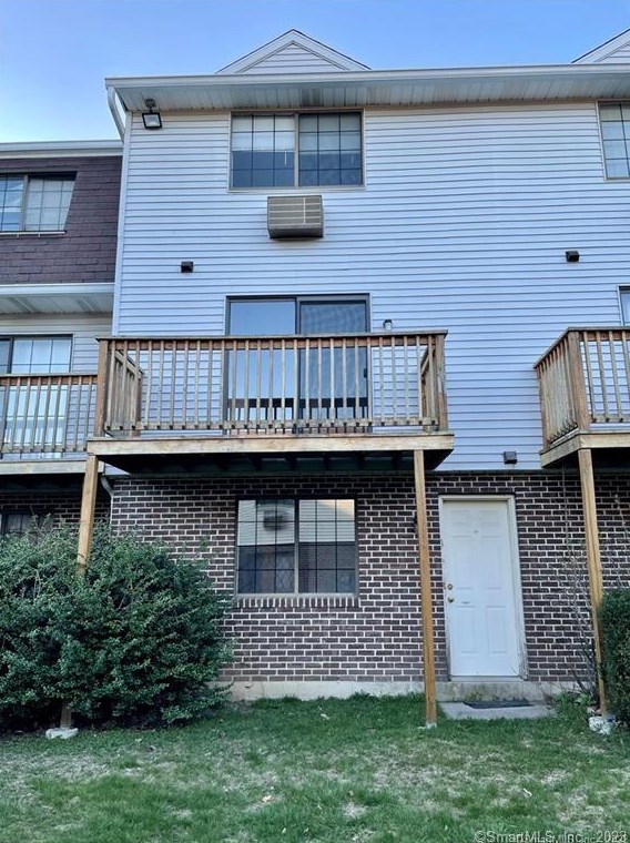 150 Mark Ln #l3, Waterbury, CT 06704