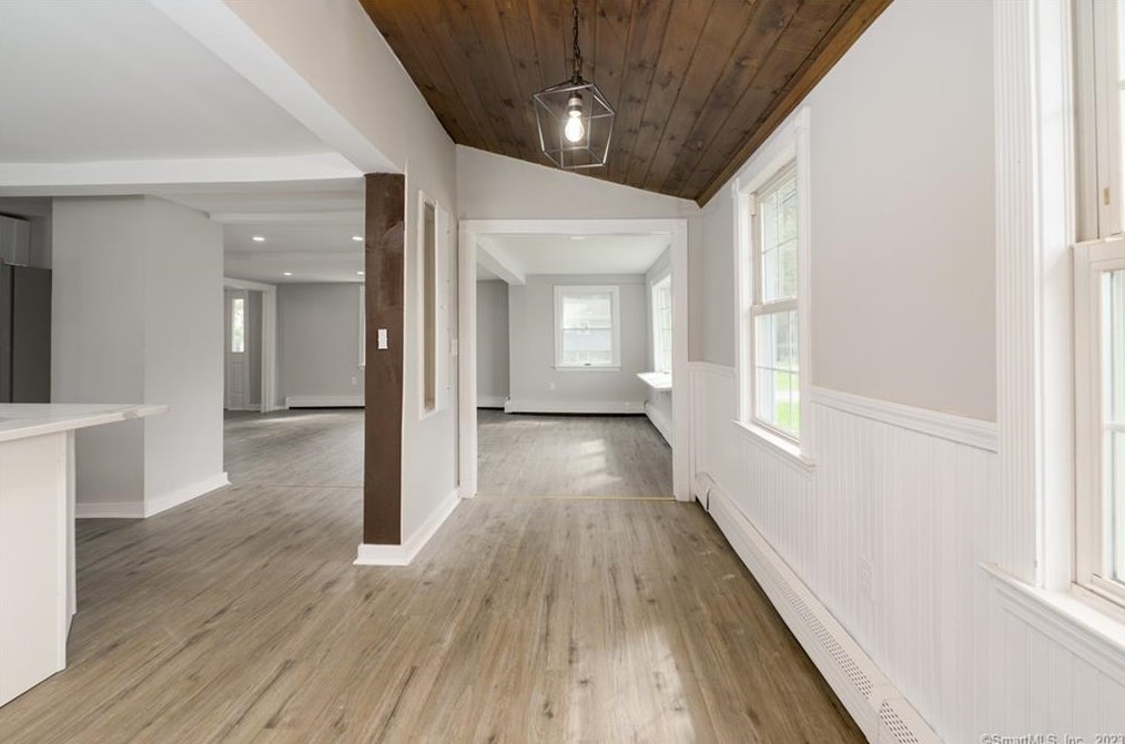 17 Pleasant St, Cromwell CT  06416-2323 exterior