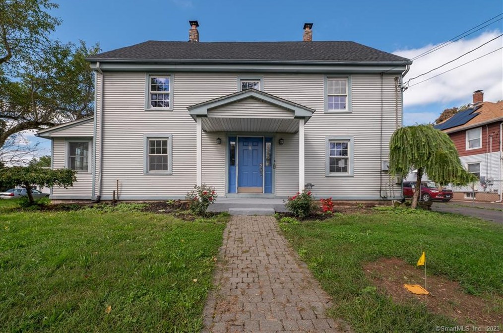 17 Pleasant St, Cromwell CT  06416-2323 exterior