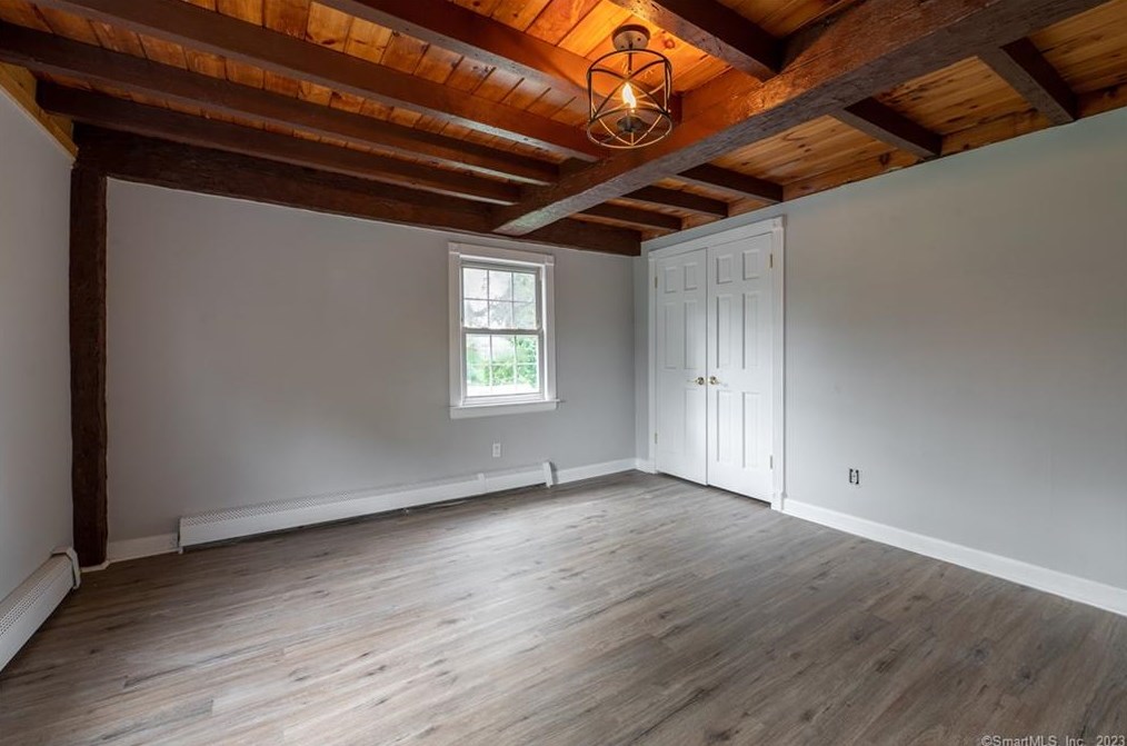 17 Pleasant St, Cromwell CT  06416-2323 exterior