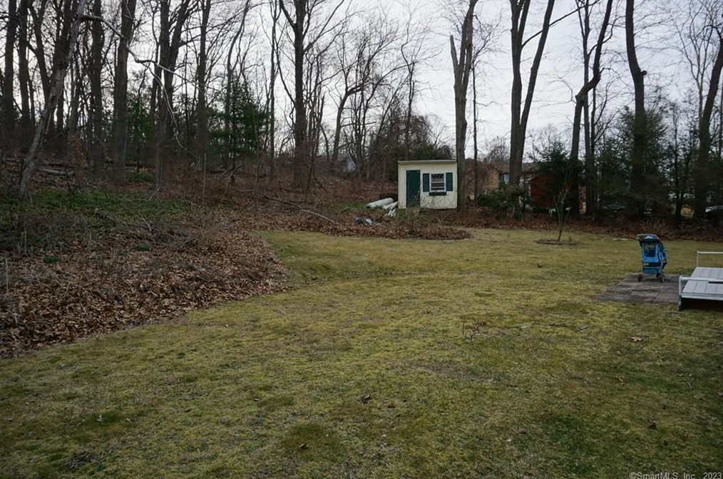 151 Hamilton Dr, Manchester, CT 06042