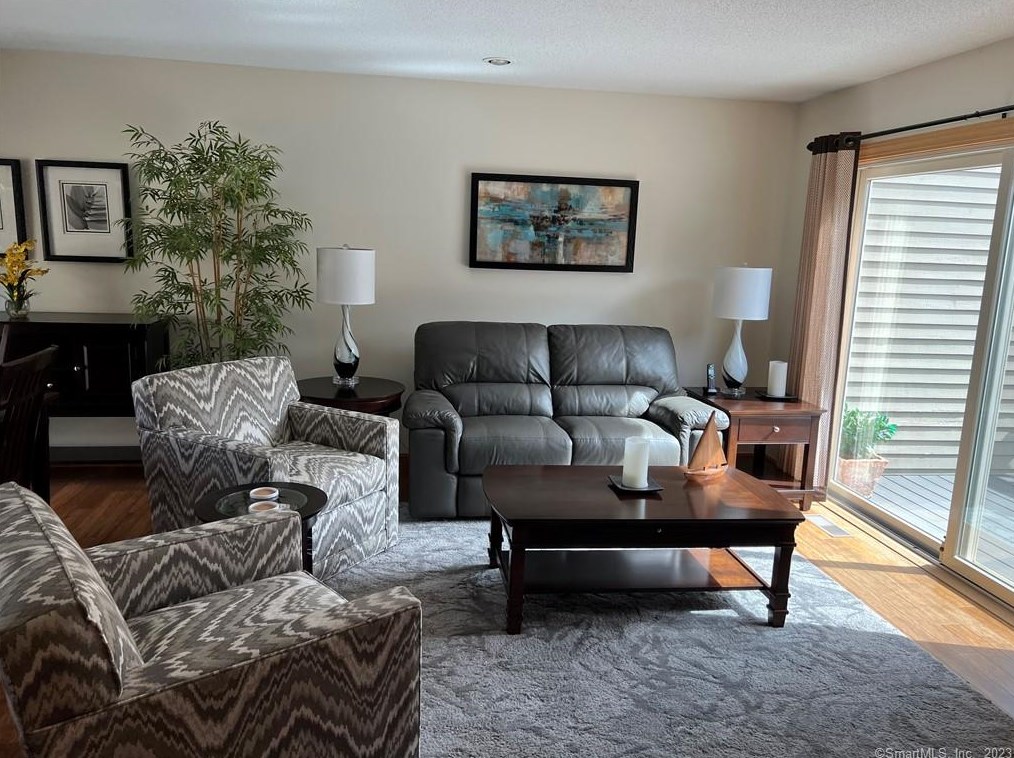 191 Waters Edge Dr #191, Southington, CT 06489