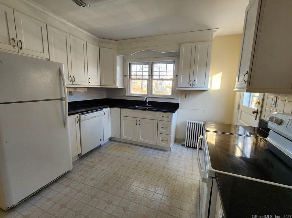 27 Pershing Ave, Stamford, CT 06905