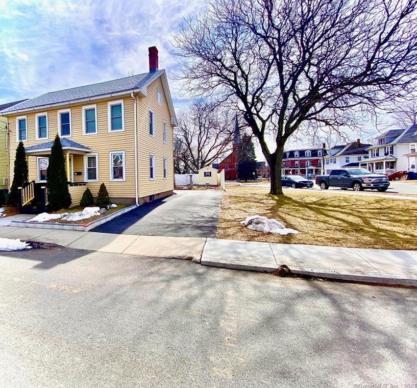 50 Oak St, Windsor Locks, CT 06096