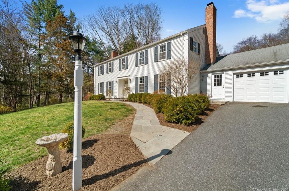 7 Coult Ln, Lyme, CT 06371