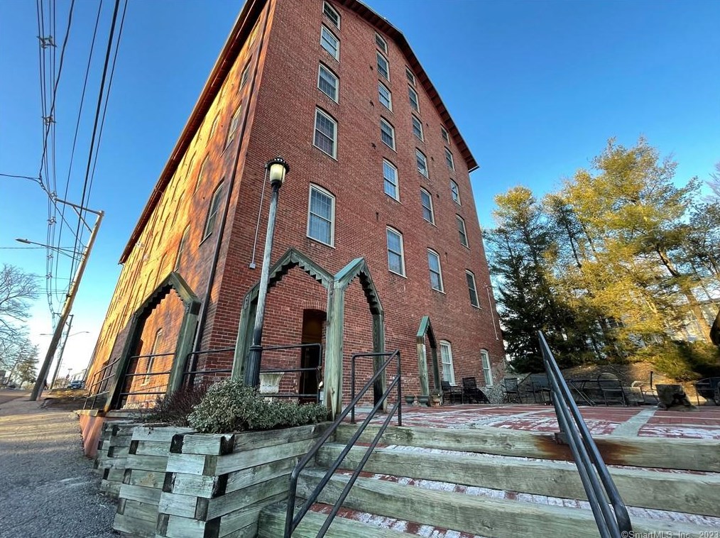 65 West St #205, Northville, CT 06776
