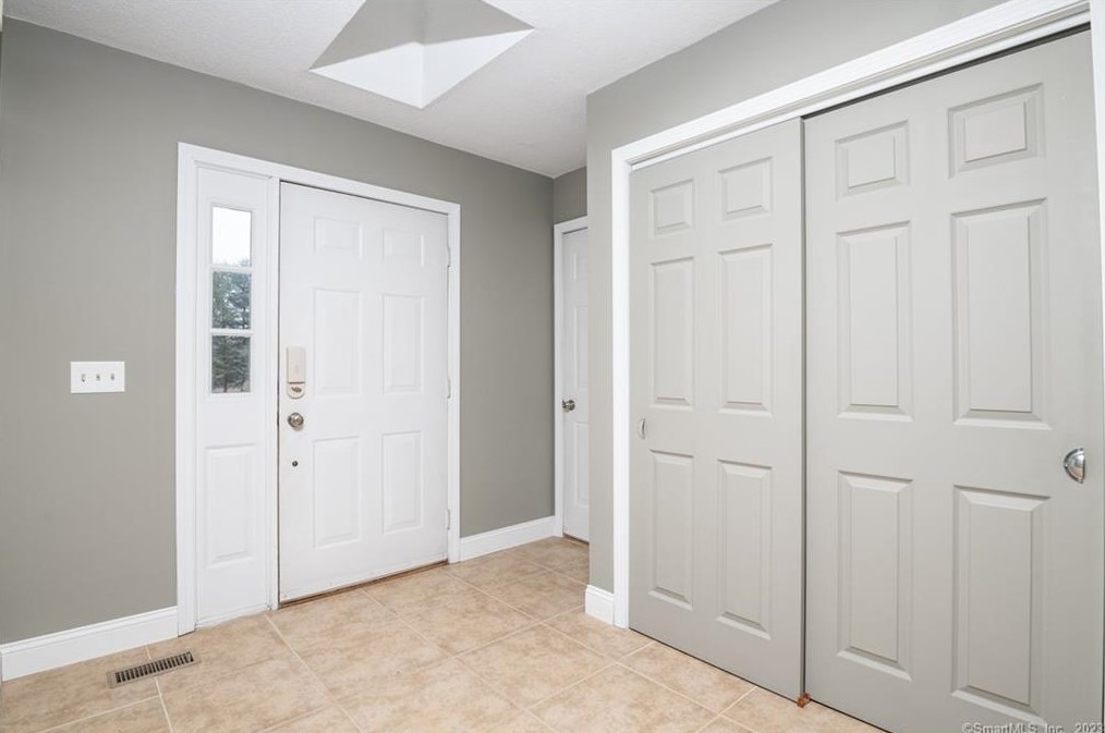 17 Kevin Dr #17, East Windsor, CT 06088