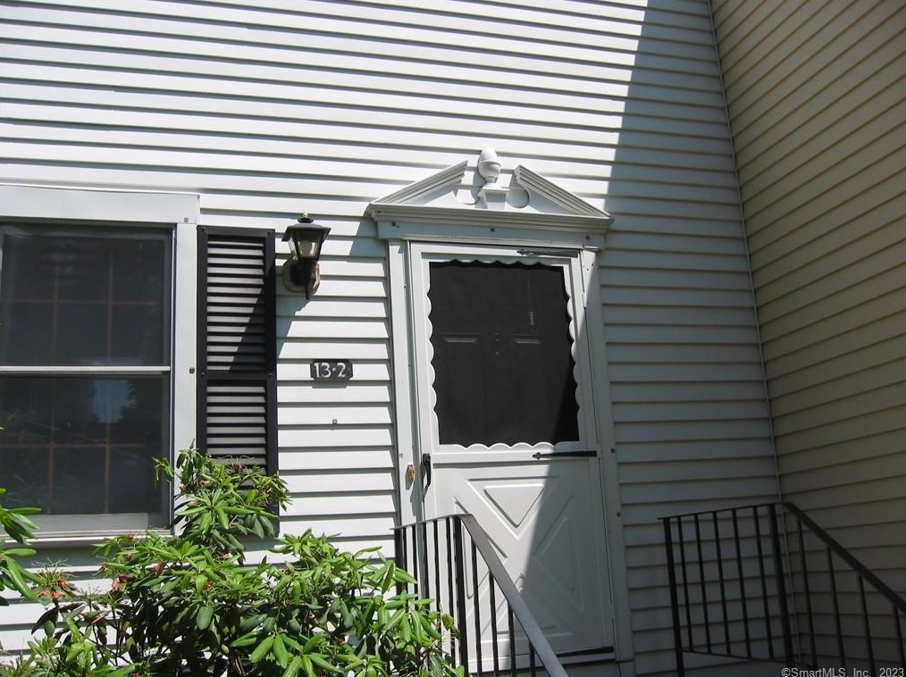 55 Mill Plain Rd #13-2, Danbury, CT 06811