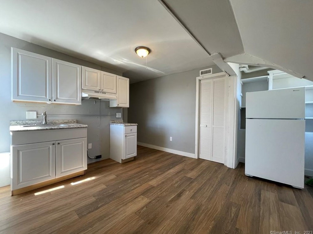 11 Fleet St #3, Waterbury, CT 06704