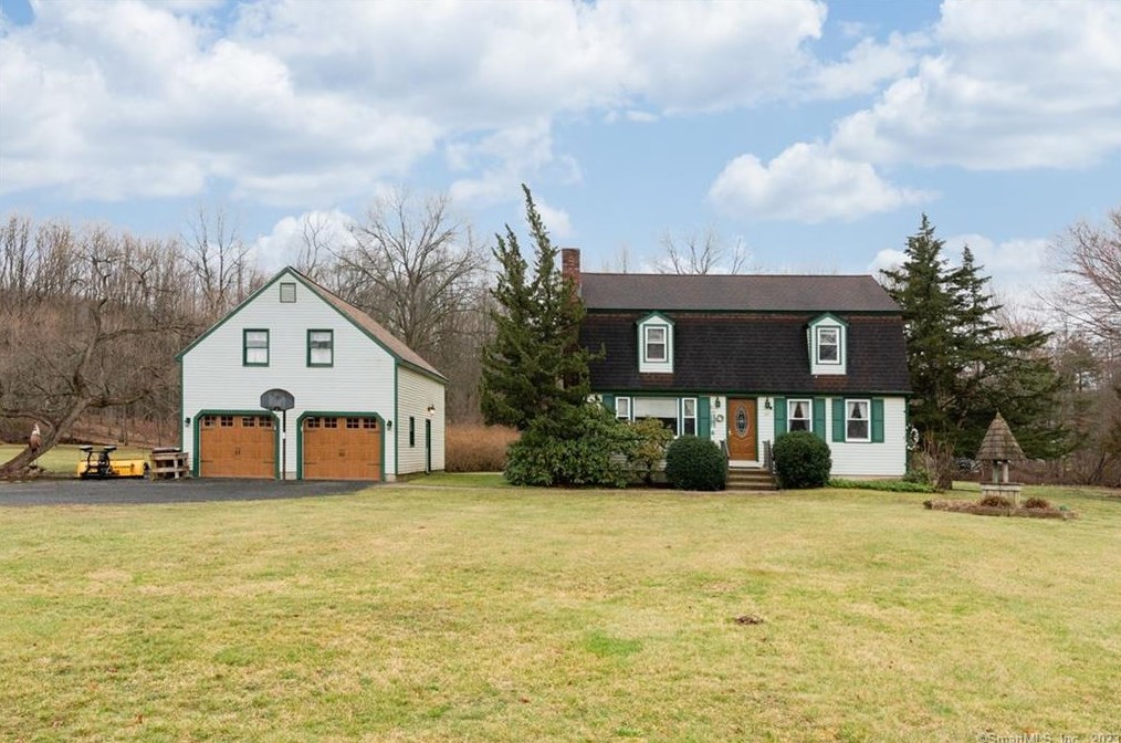 85 White Hollow, Northford, CT 06472