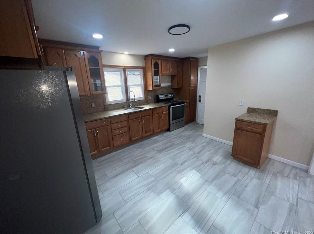 600 Forest Rd, New Haven, CT 06516-1342