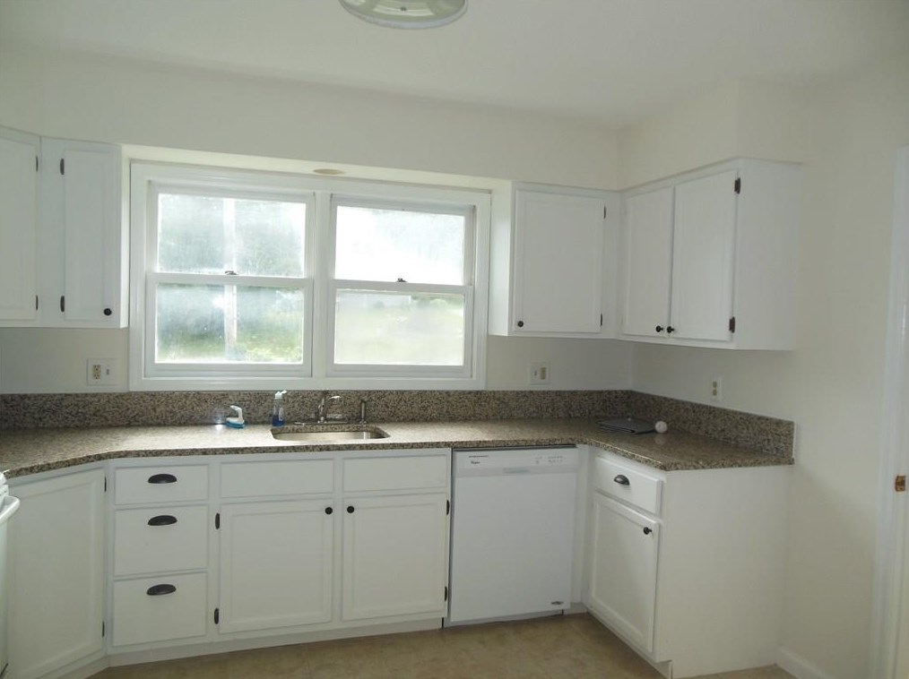 16 Maple Ave, Bethel, CT 06801