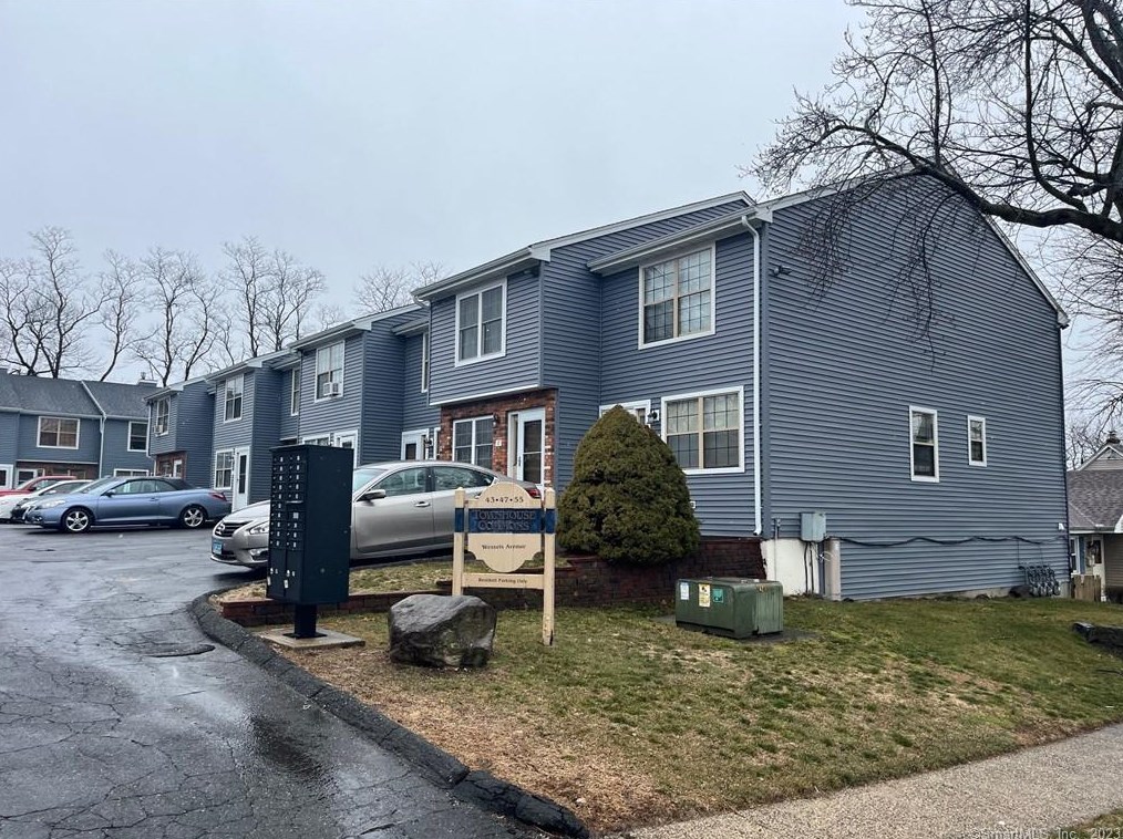 55 Wessels Ave #13, Bridgeport, CT 06610