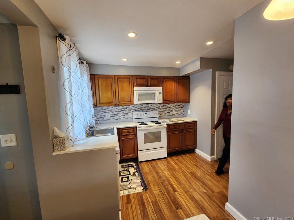 72 Carely Ave, Norwich, CT 06351