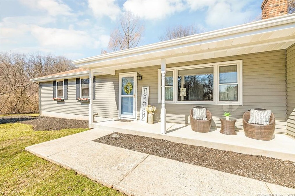35 Nancy Dr, Wapping, CT 06074