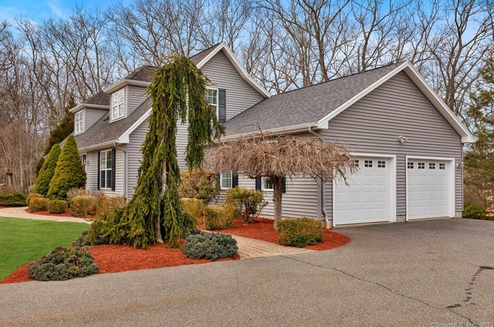 50 Patricks Ct, Mystic, CT 06355-1000