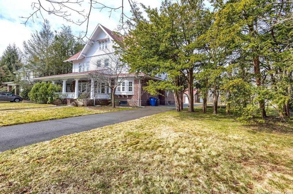 352 Mckinley Ave, New Haven, CT 06515 exterior