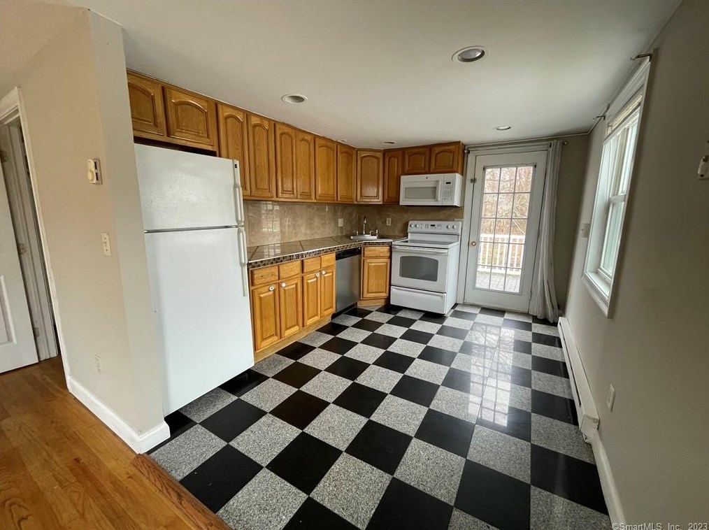 66 Cutler St #2, Groton, CT 06340
